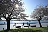 Visitors at Ilsan Lake Park enjoy the sunny afternoon by the lake. [GOYANG CITY]