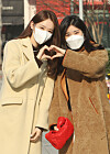 Davichi member Lee Hae-ri, right, is getting married in July. [ILGAN SPORTS]