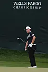 Im Sung-jae chips to the 15th green during the second round of the Wells Fargo Championship at Quail Hollow Country Club on Friday in Charlotte, North Carolina. [GETTY IMAGES]