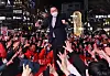 Yoon Suk-yeol greets supporters at a campaign rally in Changwon, South Gyeongsang, on Saturday evening. [JOINT PRESS CORPS]