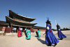 Actors in costumes conduct the changing of the guard ceremony at Gyeongbok Palace in central Seoul on Wednesday under clean and clear skies.  [YONHAP]