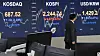 A digital screen in KB Kookmin Bank’s dealing room in Yeouido, western Seoul, shows stock and foreign exchange markets Wednesday morning. [YONHAP]