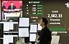 A screen in Hana Bank's trading room in central Seoul shows the Kospi opening on May 8. [YONHAP]
