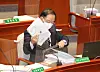 Finance Minister Hong Nam-ki, at the National Assembly in Yeouido on Tuesday where the National Assembly lawmakers are questioning on next year's budget. [YONHAP]