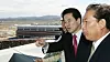 Chung Dong-young, then-United New Democratic Party presidential candidate, right, tours the Kaesong Industrial Complex on Oct. 17, 2007. [YONHAP]