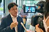 Yoo Guk-hee, chairman of the Nuclear Safety and Security Commission, speaks with the press in Japan on Monday before he and a group of Korean experts meet with their Japanese counterparts at the Ministry of Foreign Affairs in Tokyo. [YONHAP]