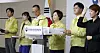 Minister of Food and Drug Safety Lee Eui-kyung, center, says that Korea will be expanding supply of masks overseas for humanitarian purposes during a briefing at the Central Disaster and Safety Countermeasure Headquarters on Thursday. [YONHAP]