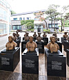 Busts of former ’comfort women“ victims who have passed away on display at the House of Sharing, a shelter for them in Gwangju, Gyeonggi. [YONHAP]