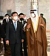 Defense Minister Suh Wook, left, speaks with Mohammed Ahmed Al Bowardi, the UAE minister of state for defense, after concluding their annual security talks in Abu Dhabi on Tuesday. [NEWS1]