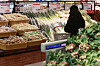 The Consumer Price Index (CPI) for February increased 4.8 percent to 110.38 compared to the same period last year, according to report by Statistics Korea on Monday. By category, the price of petroleum rose 1.1 percent, livestock fell 2 percent and farm produce rose 1.3 percent. For vegetables, the figure was 7.4 percent increase. The photo above shows a shopper by the vegetable stand at a supermarket in Seoul on Monday. [YONHAP]