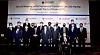 Democratic Party presidential candidate Lee Jae-myung poses for photo with executives of U.S. companies during a meeting held by the American Chamber of Commerce in Korea (Amcham) in Yeouido, western Seoul, Thursday. [NEWS1]