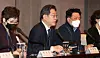Democratic Party's presidential candidate Lee Jae-myung explains his real estate pledges at the Press Center in central Seoul on Jan. 6 [JOINT PRESS CORPS]