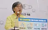 Jeong Eun-kyeong, commissioner of the Korea Disease Control and Prevention Agency, gives a briefing on a plan to inoculate people between the ages of 18 and 49 at the agency in Cheongju, North Chungcheong, on Friday. [YONHAP]