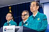 Prime Minister Han Duck-soo speaks at the government complex in central Seoul on Wednesday on plans to tackle heinous crimes that target random people. [YONHAP]