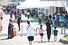 Hundreds of people line up to get tested for Covid-19 at a gymnasium in Hallim-eup in Jeju City Friday after a Seoul women tested positive after traveling to the island earlier this month. So far, four people linked to this woman have been infected with the virus. [YONHAP]