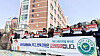 School teachers who are members of a nationwide labor union picket for protections in front of an elementary school on Jan. 25 in Gimhae, South Gyeongsang. [YONHAP]
