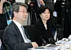 In this file photo, Kim Ji-hyung, former Supreme Court justice named to head Samsung's newly launched compliance committee, left, talks during the oversight panel's first meeting on Feb. 5, 2020. [YONHAP]