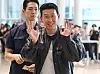 Son Heung-min waves to fans at Incheon International Airport in Incheon on Aug. 5. [YONHAP]
