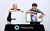 Tomocube CEO Park Yong-keun, left, poses with the company's microscope at its office in Daejeon. [KIM SEONG-TAE]