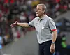 Korean national team manager Jurgen Klinsmann instructs his players during a friendly match against Peru at Busan Asiad Main Stadium in Busan on June 16. [NEWS1]