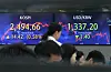 A screen in Hana Bank's trading room in central Seoul shows the Kospi closing at 2,494.66 points on Wednesday, up 0.58 percent, or 14.42 points, from the previous trading day. [YONHAP]
