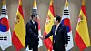 Spain's Prime Minister Pedro Sanchez and President Yoon Suk-yeol at the president's office in Yongsan in Seoul, Thursday. [JOINT PRESS CORPS]