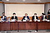 Finance Minister Choo Kyung-ho, center, and Bank of Korea Gov. Rhee Chang-yong, second from right, at a meeting held in central Seoul on Thursday. [NEWS1]