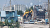 An excavator demolishes Sampyo’s ready-mixed concrete plant in Seongsu-dong, eastern Seoul, on Tuesday, ending its 46-year history. The production site, which covers a 4,600-square-meter (49,500-square-foot) area, the largest single production site in Asia, was once considered as the key contributor to the so-called Han River miracle. The mixed cement supplied from the plant was used in major development projects in Seoul including Gangnam. The cement was used not only in building the apartments along the Han River but also in infrastructure such as roads and bridges. [YONHAP]
