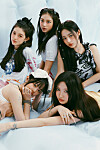 Girl group NewJeans [ADOR]