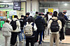 Students line up to eat breakfast sold at 1,000 won ($0.77) at Kyung Hee University in Dongdaemun District, eastern Seoul on Monday morning. Kyung Hee University was one of the universities that collaborated with a public institution under the Food Ministry to provide promotional breakfasts at an affordable price for students. Some 30 students showed up before Kyung Hee University's school cafeteria opened at 8 a.m. and the food for 100 people was sold out in less than 30 minutes. [YONHAP]
