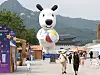 A Heendy structure is installed at Gwanghwamun Square in central Seoul on Monday. The Seoul Summer Beach 2023 festival, with food stalls and water slides, will be held at the venue from Friday to Aug. 13. Heendy is Hyundai Department Store's mascot. [YONHAP]