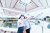 Visitors pose for a selfie at The Hyundai Store in western Seoul on Jan. 17. [CHOI YOUNG-JAE]