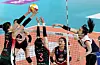 Jung Ho-young of Daejeon Korea Ginseng Corporation, left, blocks an attack from Suwon Hyundai Engineering & Construction Hillstate’s Hwang Min-kyoung during a game at Chungmu Gymnasium in Daejeon on Sunday. [KOVO]