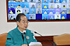 Prime Minister Han Duck-soo presides over a meeting at the Central Disaster and Safety Countermeasure Headquarters on Wednesday. [YONHAP]