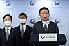 Prime Minister Kim Boo-kyum speaks at a press conference Wednesday in Seoul announcing the results of the interagency investigative team's mid-probe results. [LIM HYUN-DONG]