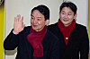 Won Hee-ryong, left, the People Power Party candidate for Incheon's Gyeyang B constituency, and former footballer Lee Chun-soo greet commuters during Won's election campaign at Gyesan Station in Incheon on Thursday morning. [NEWS1]