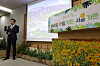 Seoul Mayor Oh Se-hoon outlines the city’s “Garden City Seoul” initiative to reporters Wednesday at City Hall during a briefing. [YONHAP]