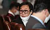 Singer Cho Young-nam attends his plea session at the Supreme Court on May 28. [YONHAP]