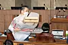 Pieces of Cho Young-nam's artwork being delivered to the courtroom to be used as evidence. [NEWS1]