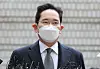 In this file photo, Samsung Electronics Vice Chairman Lee Jae-yong enters the Seoul High Court on Jan. 18, 2021 to attend a ruling in his retrial for bribery. [NEWS1]