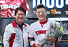 The Kia Tigers re-signed Choi Hyoung-woo, right, on Monday. [KIA TIGERS]