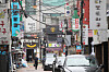 Alcoholic establishments newly classified as 'high-risk' by the government on Friday line a street in Sinchon-dong, western Seoul. [YONHAP]