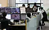 A dealing room at Hana Bank in Seoul on Jan. 12 . [YONHAP]