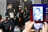 Military officers carry memorial tablets of seven independence activists during an enshrinement ceremony at the Seoul National Cemetery in Dongjak District, southern Seoul, on Thursday afternoon. The seven independence activists that were enshrined in the ceremony died around Russia and Kazakhstan for Korean independence from Japanese colonial rule between 1910 to 1945. Held by the Ministry of Patriots and Veterans Affairs, this is the first joint enshrinement ceremony held for independence activists abroad since the establishment of the cemetery. [NEWS1]