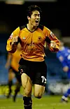 Seol Ki-hyeon appears for Wolverhampton Wanderers in a game against Millwall in 2005. Millwall fans directed racist abuse at Seol during the game. [JOONGANG ILBO]