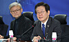 Democratic Party leader Lee Jae-myung attends a roundtable on artificial intelligence at the National Assembly in Yeouido, western Seoul on Thursday. [YONHAP]
