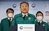Interior Minister Lee Sang-min speaks at a press briefing on the truckers' union strike at the Central Government Complex in Jongno District, central Seoul on Monday. [YONHAP]