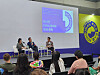 Viet Thanh Nguyen, center, talks about Asian diaspora and American literature at the Seoul International Book Fair in Coex, southern Seoul, on Saturday [LEE JIAN]