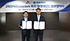 SK On chief administrative officer Choi Young-chan, left, and Shinhan Securities CEO Kim Sang-tae, take a photo after signing an agreement to cooperate on battery investment Tuesday. [SK ON]
