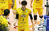 Park Jin-woo leaves the court during a game against Ansan OK Financial Group Okman on Sunday. He tested positive for the coronavirus the following day. [YONHAP]